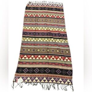 NWT.  Sacred Threads Large Shaw.  221865.  CL/GR